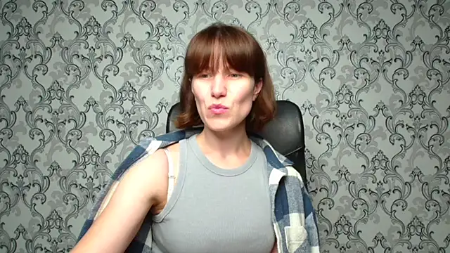 Snapshot of Kelly_Kisss chatting on 09.27.25 Kelly Kisss online show from 09.27.25