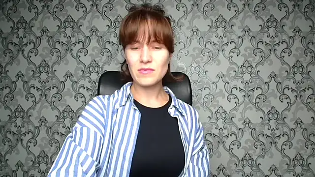 Snapshot of Kelly_Kisss chatting on 11.02.25 Kelly Kisss online show from 11.02.25