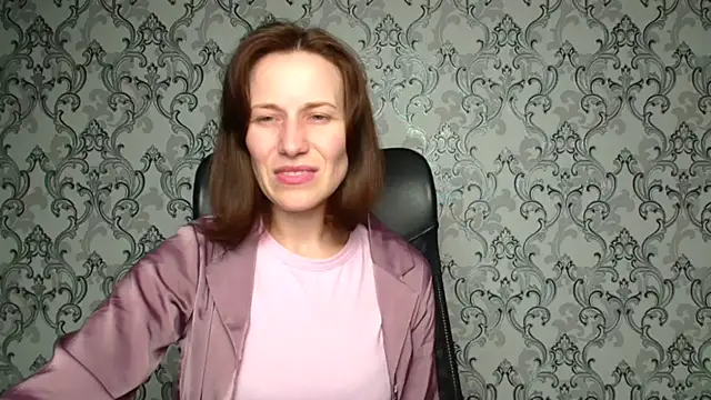 Kelly Kisss online show from 12.05.25