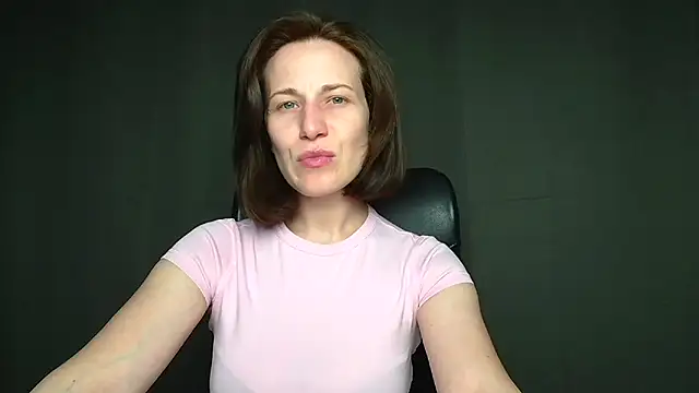 Snapshot of Kelly_Kisss chatting on 04.26.26 Kelly Kisss online show from 04.26.26