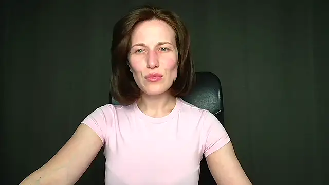 Snapshot of Kelly_Kisss chatting on 05.02.26 Kelly Kisss online show from 05.02.26