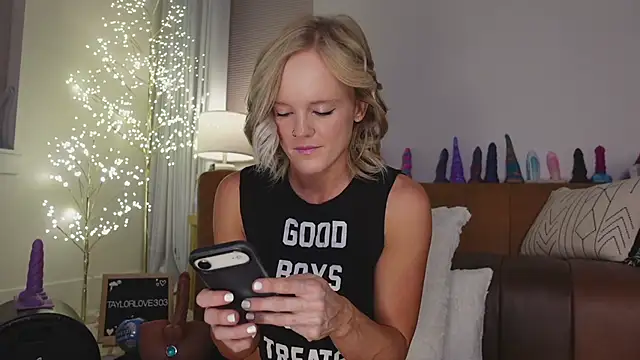 Taylorlove303 online show from 01.07.26