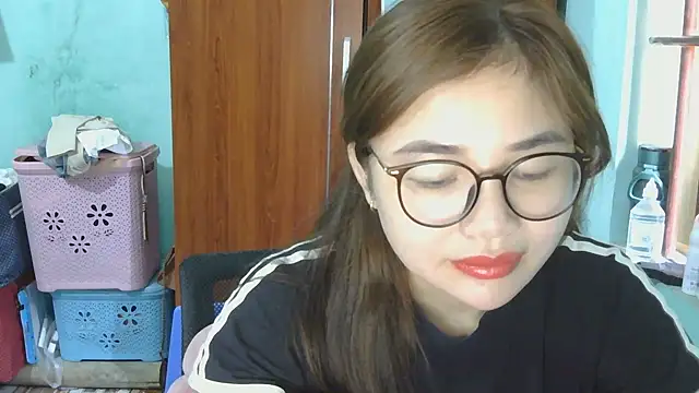 Uhem112 online show from 10.15.25