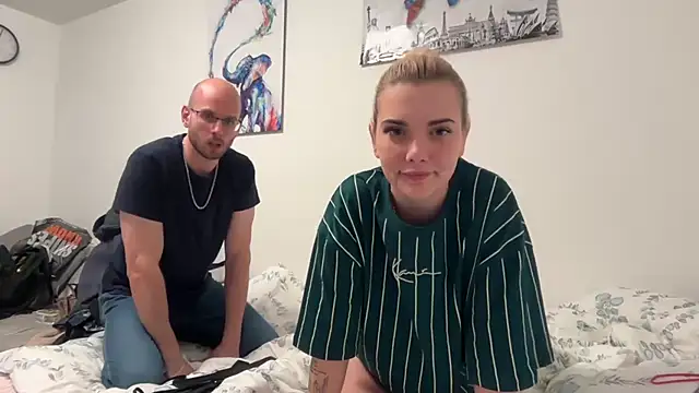 Snapshot of Foxy_Bite chatting on 11.05.25 Foxy Bite online show from 11.05.25