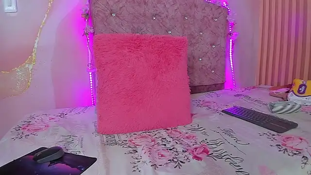 violet taylor  online show from 03.11.26