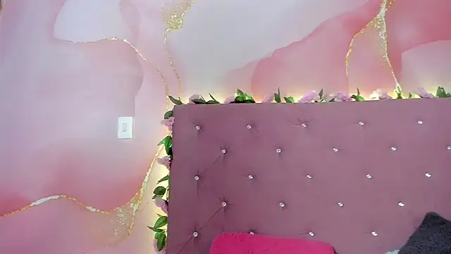 violet taylor  online show from 04.11.26