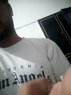 Snapshot of Kartikkartik8595 chatting on 11.04.25 Kartikkartik8595 online show from 11.04.25