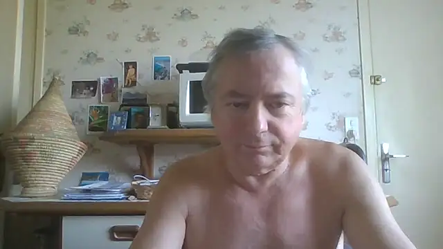 Snapshot of gegevincent chatting on 06.19.26 gegevincent online show from 06.19.26