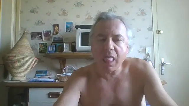 Snapshot of gegevincent chatting on 06.27.26 gegevincent online show from 06.27.26