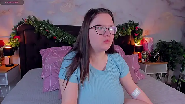 HelenDanvers online show from 01.12.26