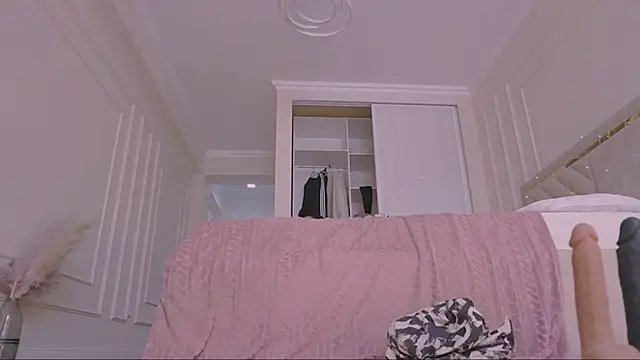 lori leen  online show from 02.25.26