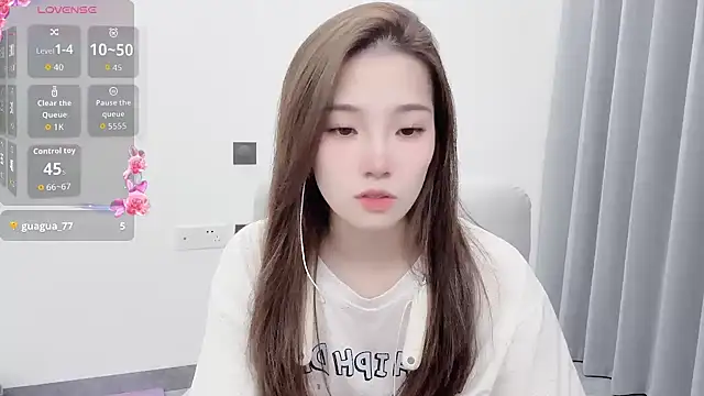 Snapshot of yuyu_77 chatting on 09.15.25 yuyu 77 online show from 09.15.25