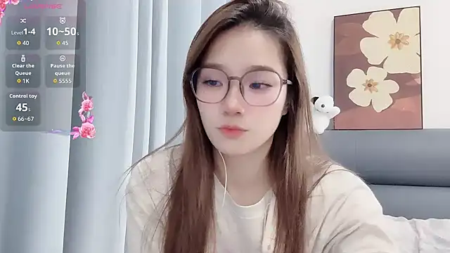 Snapshot of yuyu_77 chatting on 11.24.25 yuyu 77 online show from 11.24.25