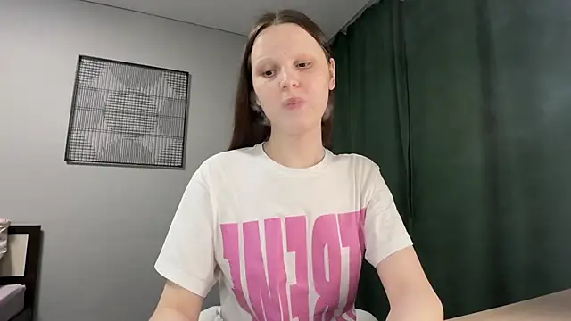 Snapshot of vertul1ana chatting on 05.19.26 vertul1ana online show from 05.19.26