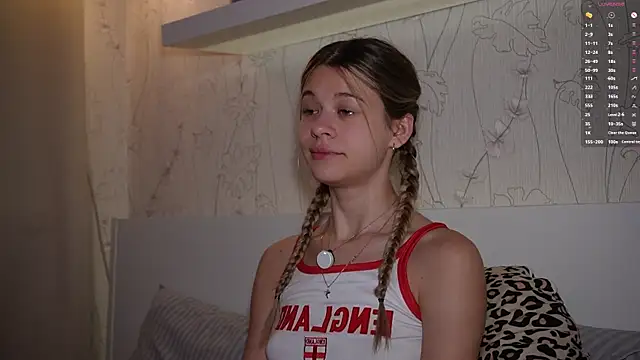 Snapshot of AnneVerity chatting on 11.21.25 AnneVerity online show from 11.21.25