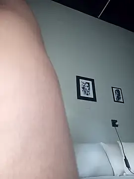 MadamPinky online show from 04.14.26