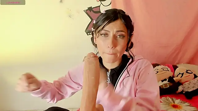 Alanaloiiss  online show from 11.08.25