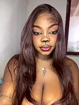 MiiaaCollinss online show from 10.28.25