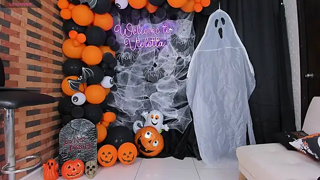 Snapshot of violetta_pretty chatting on 10.23.25 violetta pretty online show from 10.23.25