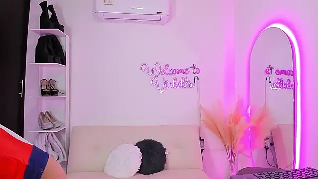 Snapshot of violetta_pretty chatting on 02.01.26 violetta pretty online show from 02.01.26