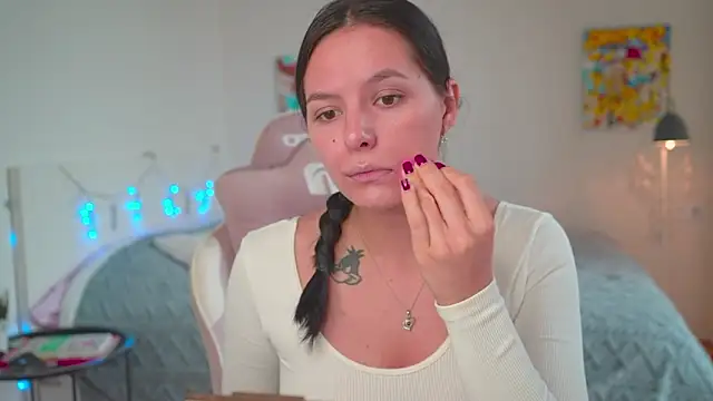 EwelynScott online show from 10.20.25