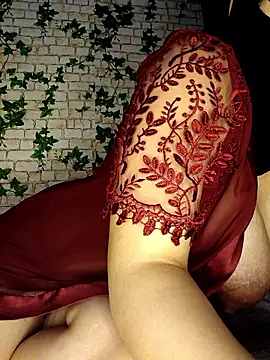 Snapshot of yaraa49 chatting on 04.08.26 yaraa49 online show from 04.08.26