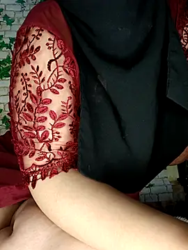 Snapshot of yaraa49 chatting on 04.14.26 yaraa49 online show from 04.14.26