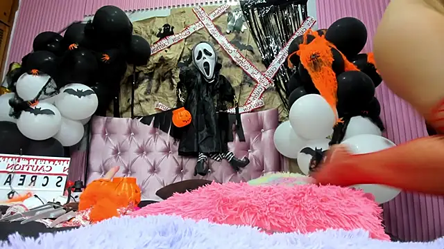 Mindy 19 online show from 10.28.25