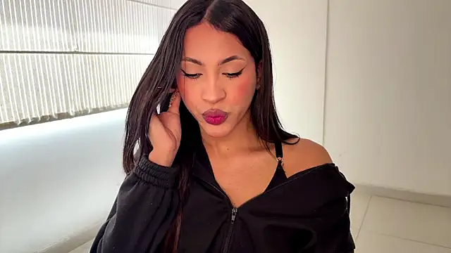 clara evanss s online show from 02.22.26