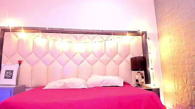 Snapshot of Scarletbigbug chatting on 02.24.26 Scarletbigbug online show from 02.24.26