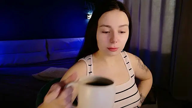 Snapshot of Di_na_Bell chatting on 04.29.26 Di na Bell online show from 04.29.26