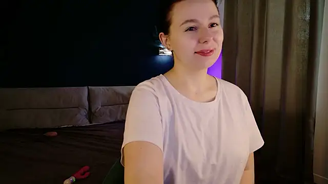 Snapshot of Di_na_Bell chatting on 05.15.26 Di na Bell online show from 05.15.26