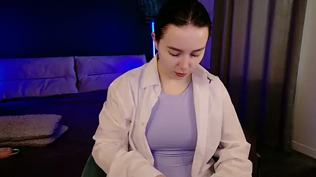 Snapshot of Di_na_Bell chatting on 05.19.26 Di na Bell online show from 05.19.26