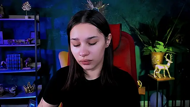 KimClarks  online show from 11.18.25