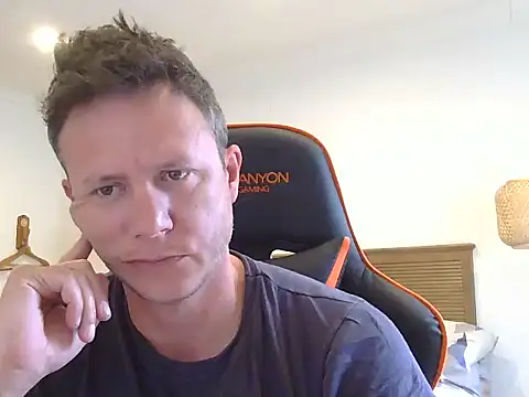 Snapshot of TroyDieselXXX chatting on 12.04.25 TroyDieselXXX online show from 12.04.25