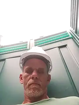 Snapshot of helldonk chatting on 09.30.25 helldonk online show from 09.30.25