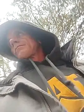 Snapshot of helldonk chatting on 11.30.25 helldonk online show from 11.30.25