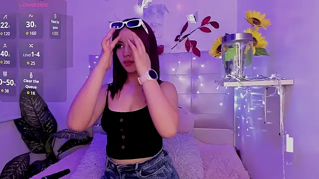 Anna Blade  online show from 12.22.25