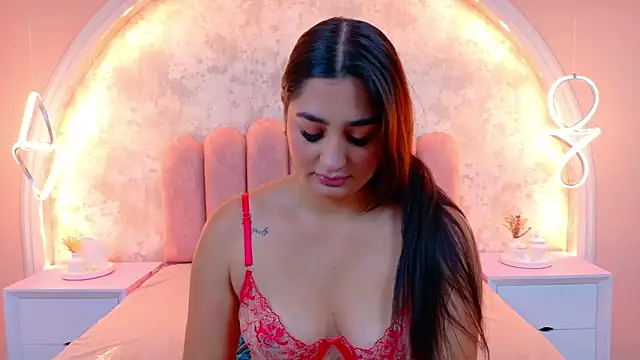 JasmineRhodes online show from 11.04.25