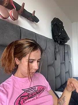 AllieYourGirl online show from 11.18.25