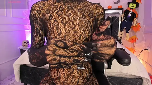 SwettRenata  online show from 10.18.25