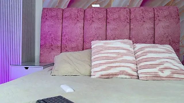 Snapshot of emmacurvy chatting on 02.01.26 emmacurvy online show from 02.01.26