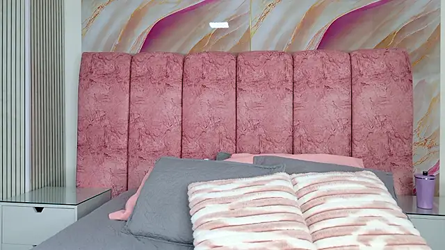 Snapshot of emmacurvy chatting on 02.09.26 emmacurvy online show from 02.09.26