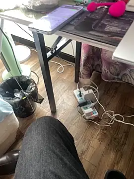 Snapshot of Azyrrgg chatting on 10.29.25 Azyrrgg online show from 10.29.25