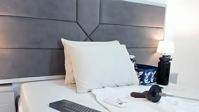 franceska milf online show from 02.14.26