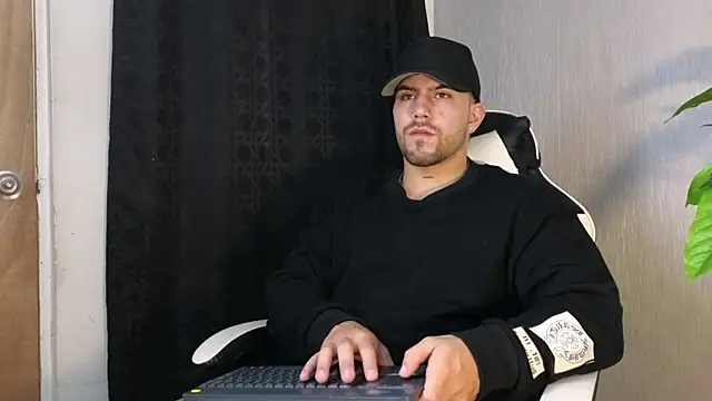 Ades Lowe online show from 10.07.25