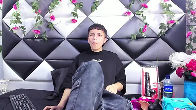 Snapshot of Megan_Thompson_ chatting on 09.21.25 Megan Thompson online show from 09.21.25