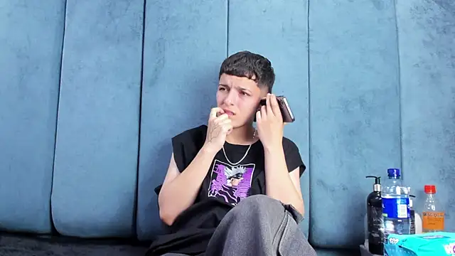 Megan Thompson  online show from 03.05.26