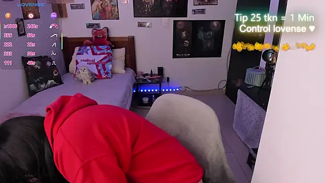 Snapshot of Cherry_blush_ chatting on 02.04.26 Cherry blush online show from 02.04.26