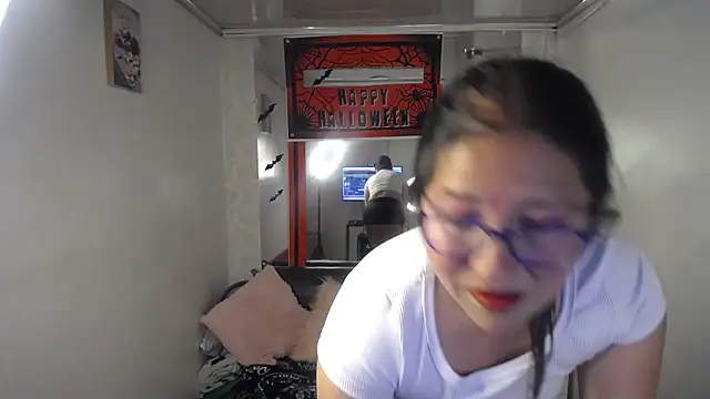 scarlett widow  online show from 10.19.25